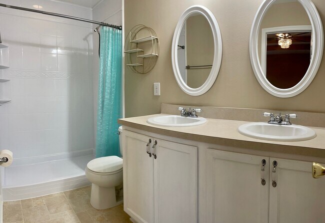 Building Photo - 300 Volterra Plz