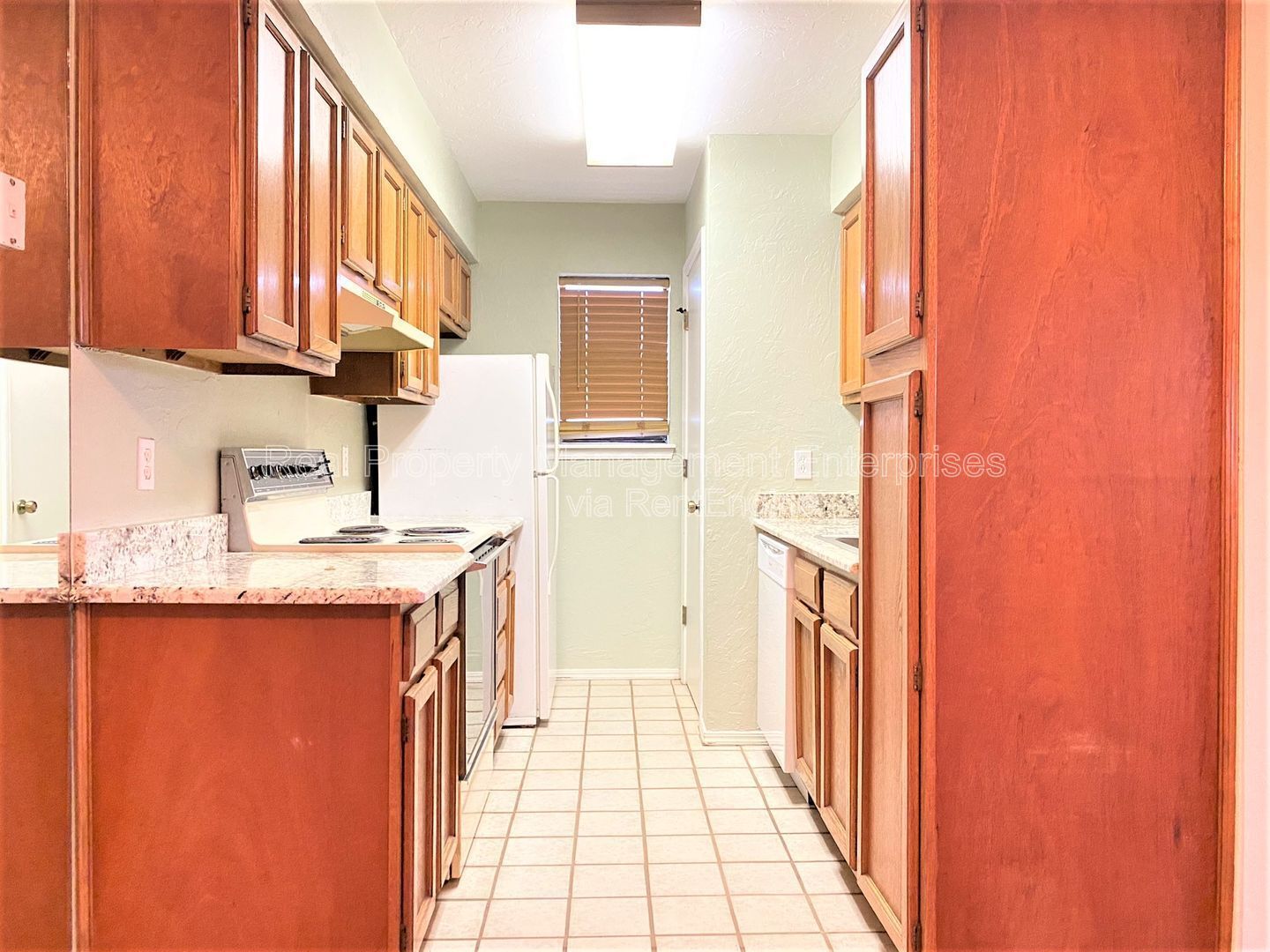 Building Photo - 11431 Springhollow Rd