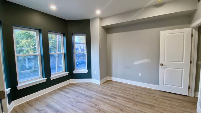 Building Photo - 4242 W Girard Ave