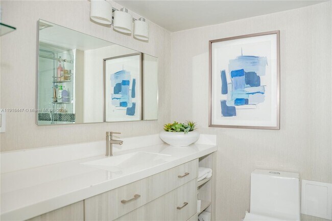 Building Photo - 3375 N Country Club Dr