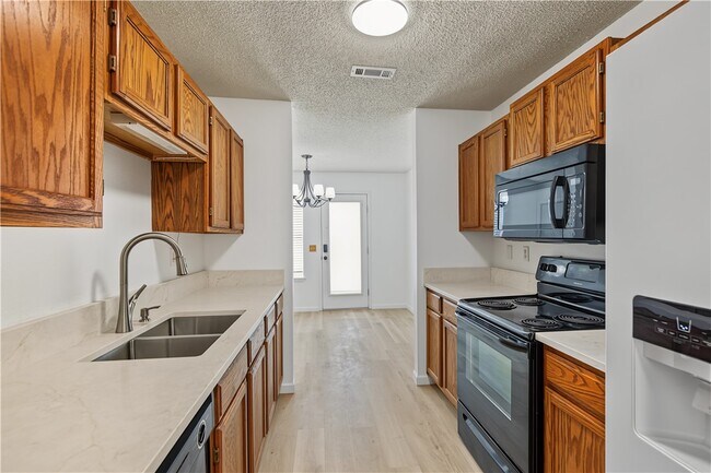 Building Photo - 1602 Parkview Pl