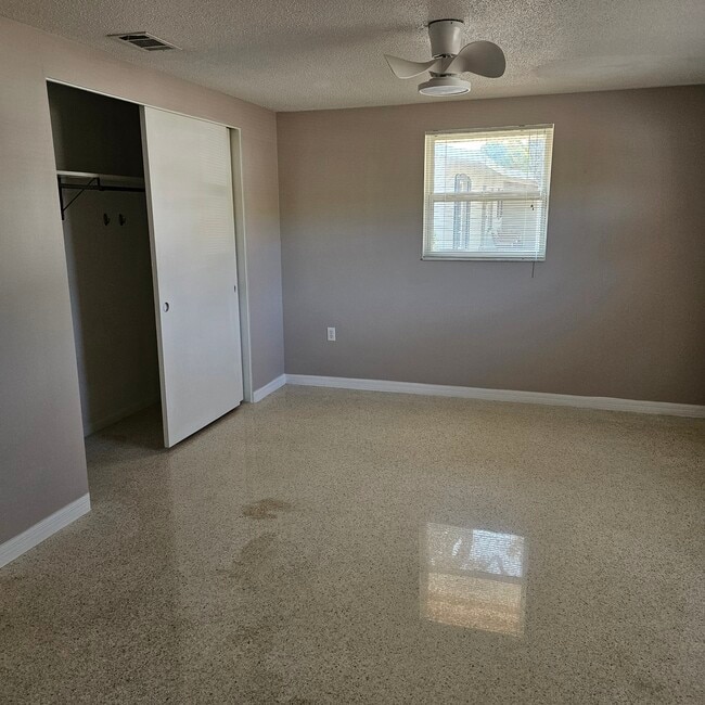 Building Photo - 6815 Anchor Way