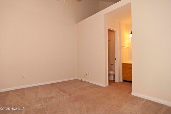 Building Photo - 4109 Spirea Dr