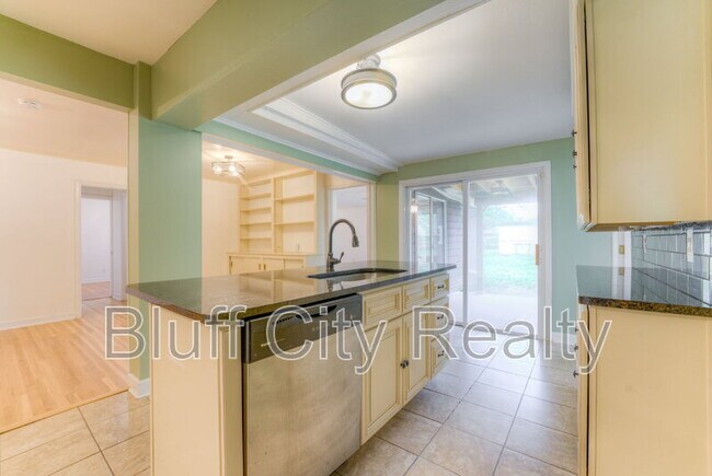 Building Photo - 4560 Boyce Rd