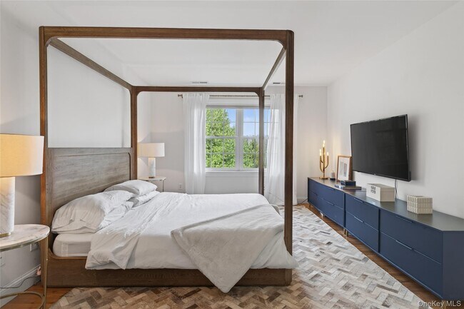 Building Photo - 231 Lake Rd