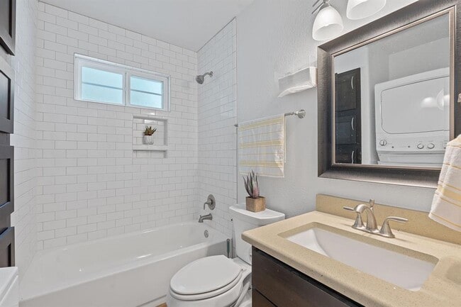 Building Photo - 6001 Jain Ln