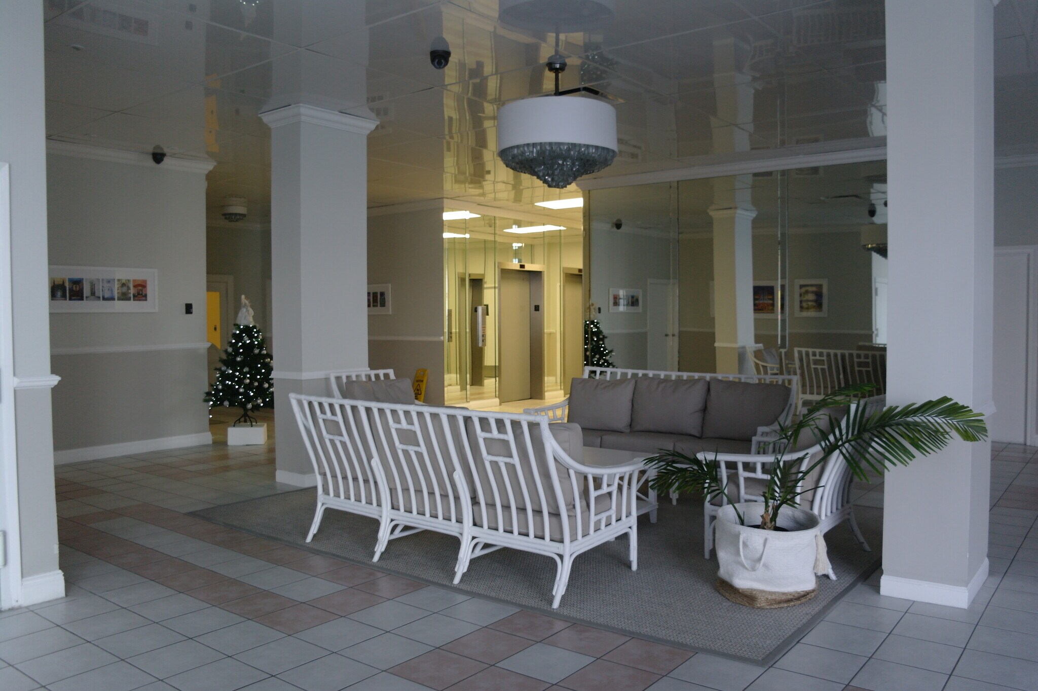Building Photo - 7135 Collins Ave