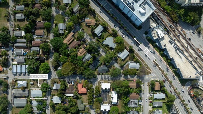 Building Photo - 3826 Oak Ave