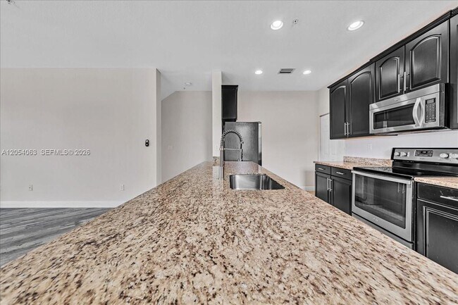 Building Photo - 995 SW 147th Ave