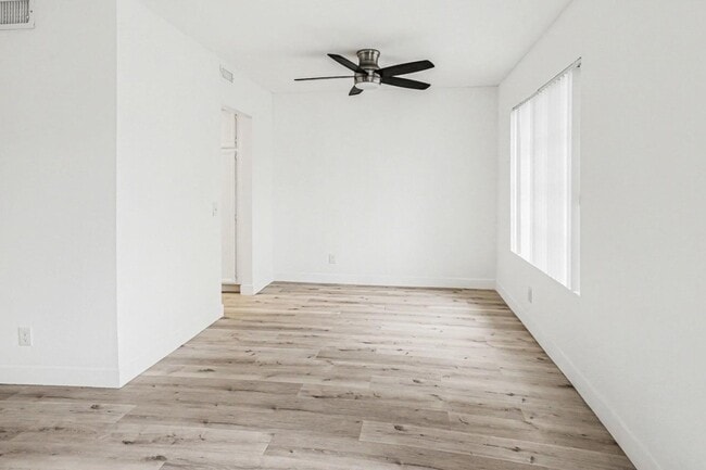 Building Photo - 1447 Manzana Way