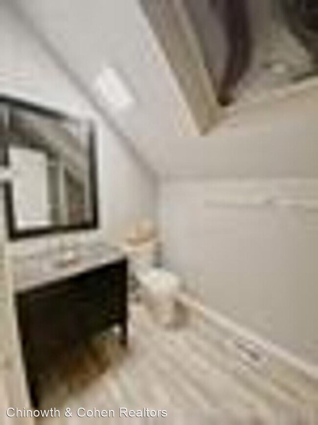 Building Photo - 2 br, 2.5 bath House - 1621 S Quaker Ave U...