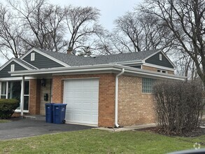 Building Photo - 565 Ridge Rd