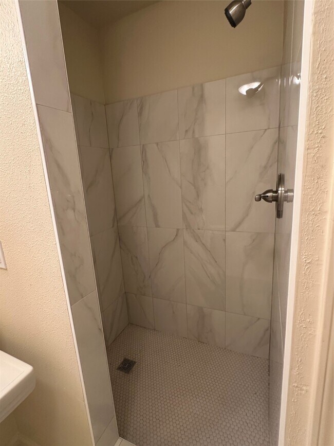 Building Photo - 3611 Broadmead Dr