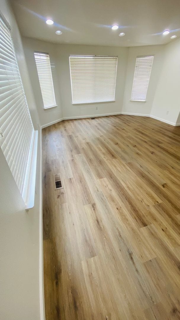 Building Photo - Gorgeous Remodeled Spacious 4 bedroom