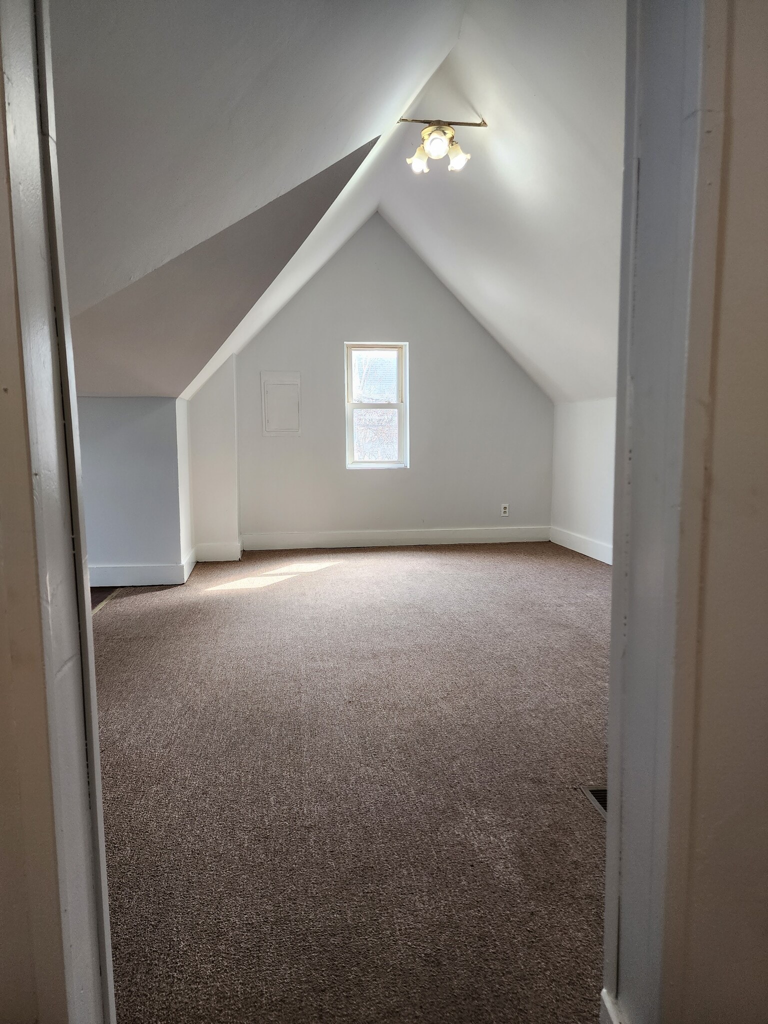 Living Room - 73 Leo St