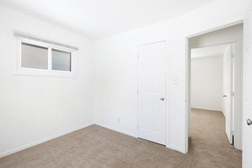 Building Photo - 2537 Lynner Dr