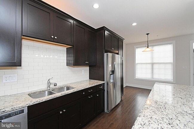 Building Photo - 136 Iron Hill Way