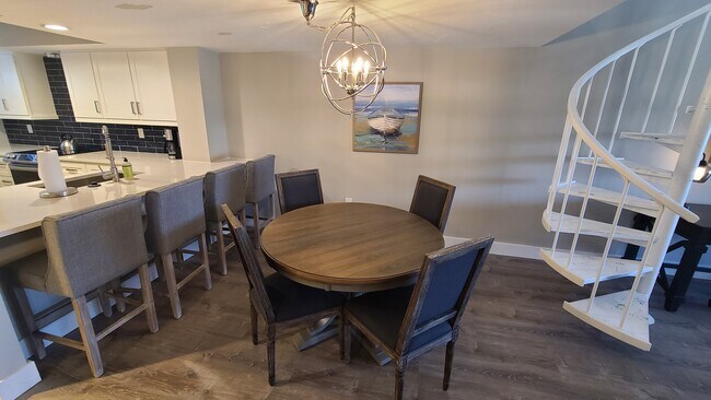 Building Photo - 1319 Dockside Pl