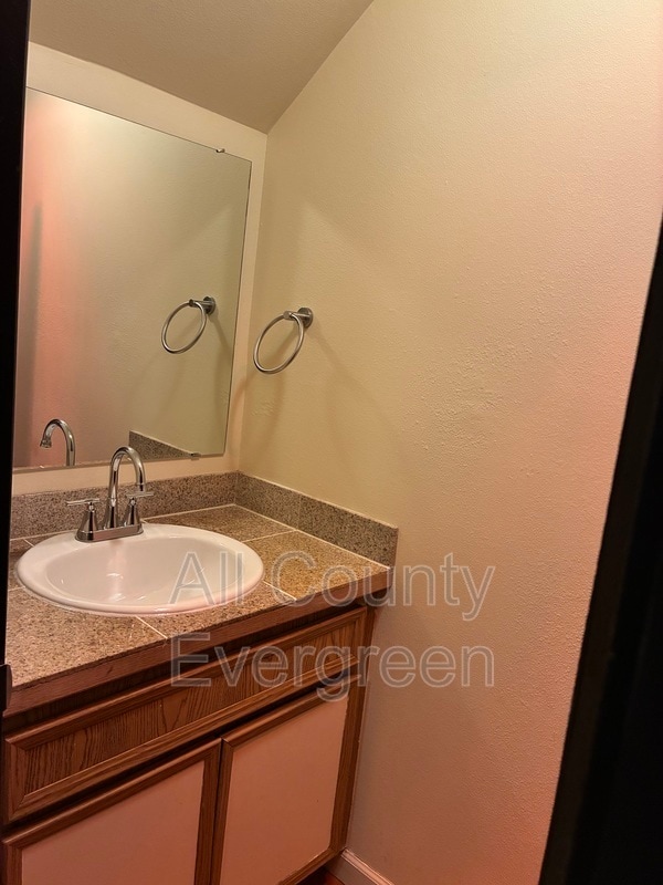 Building Photo - 987 26th Pl NE