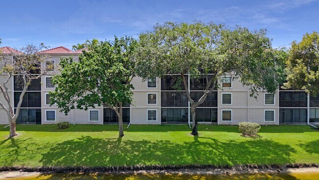 Building Photo - 6241 Pointe Regal Cir