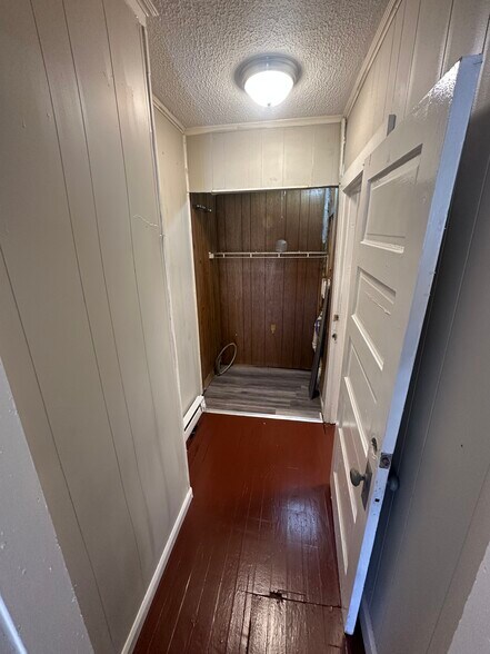 Building Photo - 218 Holmes St