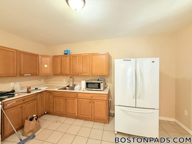 Primary Photo - 54 Pleasant St