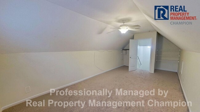 Building Photo - 3 BD/2 BA Home w/Split Bedrooms, Bonus Room, Fenced Yard & Attached Garage