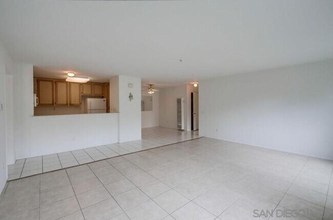 Building Photo - 2-bed, 2-bath Condo in San Diego's Linda Vista/Fashion Valley Area.