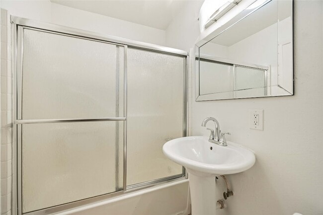 Building Photo - 4321 Hazard St