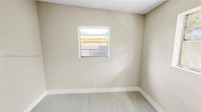 Building Photo - 1557 NW 66th St