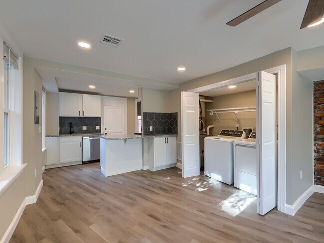 Building Photo - 612 N 2nd St