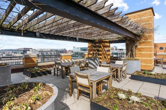 Building Photo - Penn Quarter Condo | Studio | 1 Bath | 450 Sf