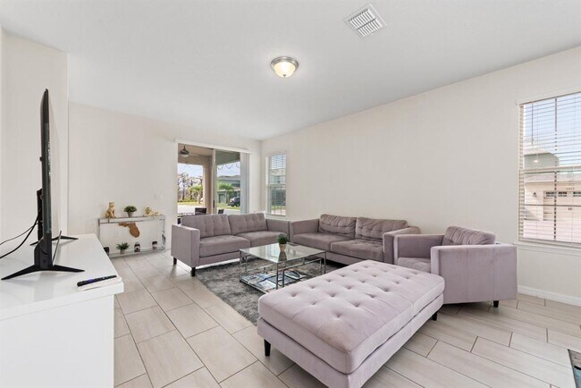 Building Photo - 16743 Herongate Dr