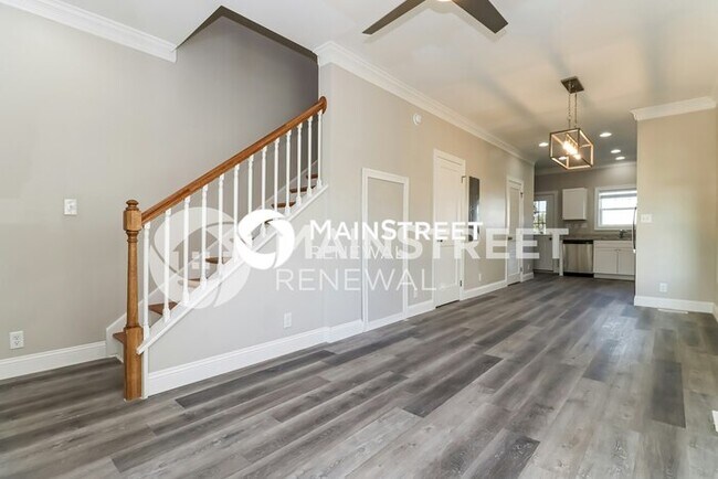 Building Photo - 2 Bedroom Pet-Friendly Home in St. Petersb...