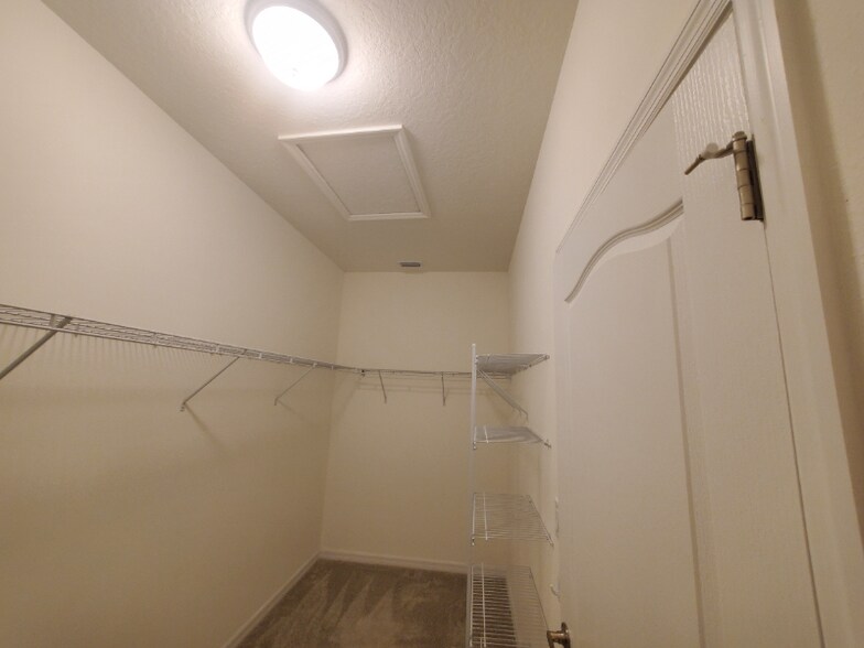 Building Photo - 276 Carlino Dr