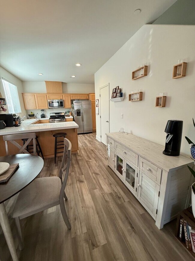 Building Photo - Templeton Ranch 3 Bedroom 2 Bathroom Single Family Home Available 3/15/26