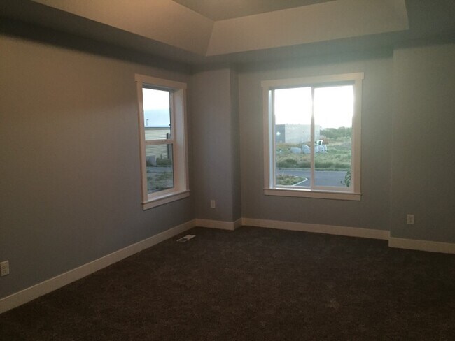 Building Photo - 2485 N 180th E