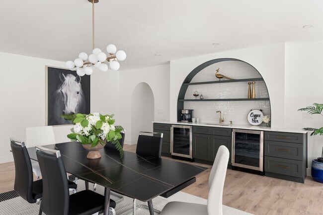 Building Photo - 372 Tucker Hill Rd