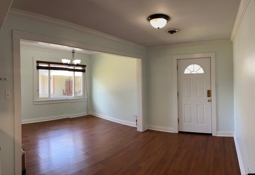 Building Photo - 205 Washington Ave