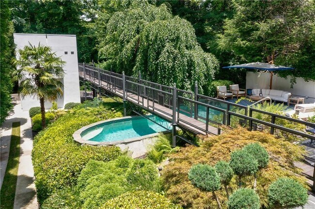 Primary Photo - 114 Lindbergh Drive NE