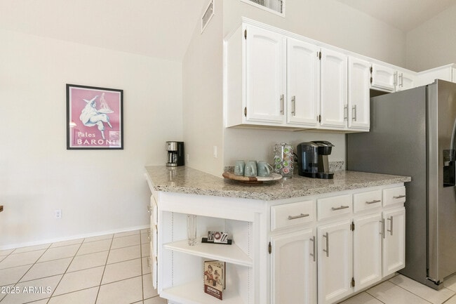 Building Photo - 11115 E Bellflower Ct