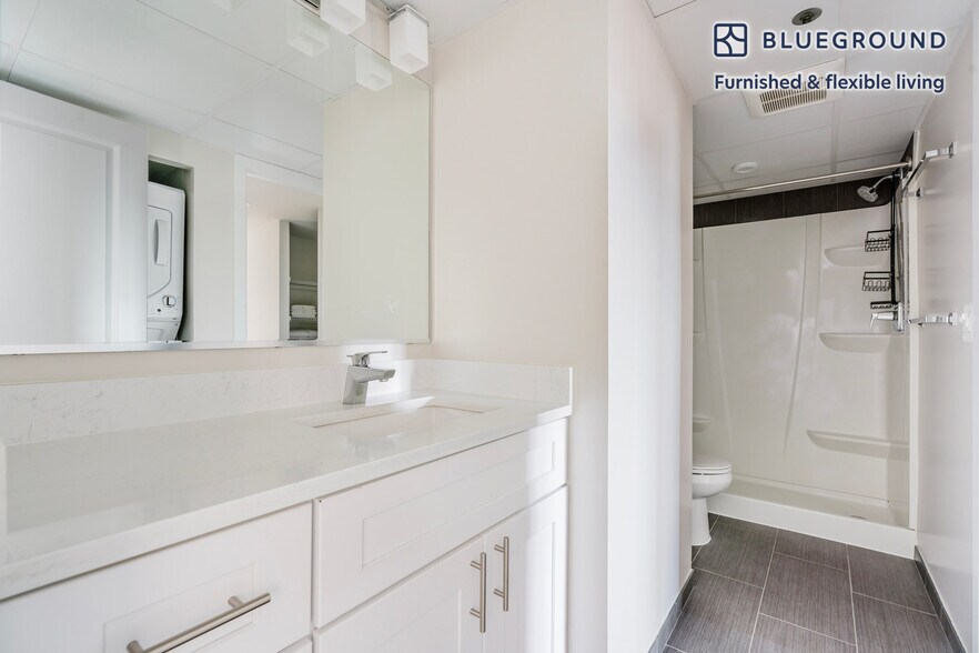 Building Photo - 1200 N Veitch St