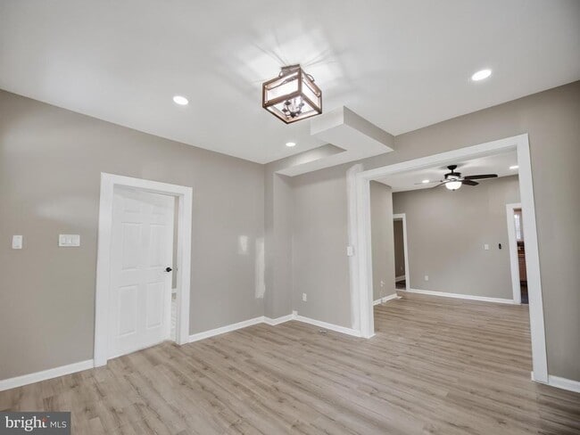Building Photo - 6008 Addison Rd