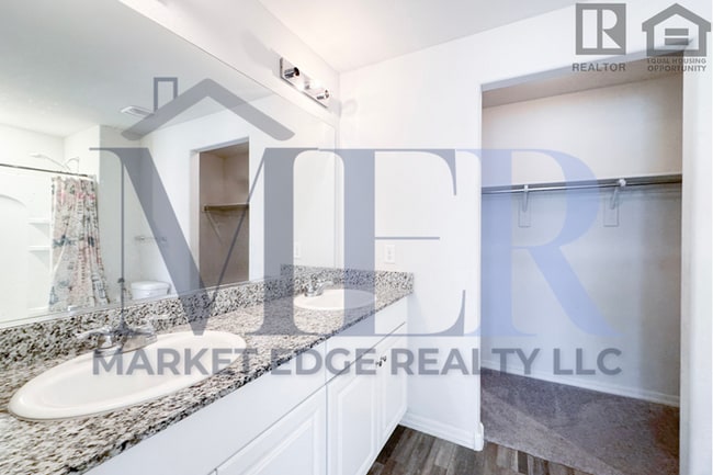 Building Photo - 3Bed/2Bath in Casa Grande! $199 MOVE-IN SP...