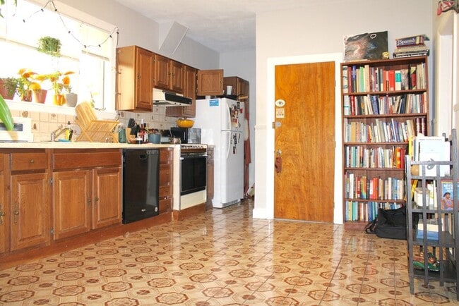 Building Photo - 311 Cardinal Medeiros Ave