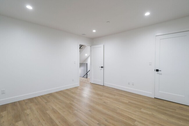 Building Photo - 4647 Pickford St