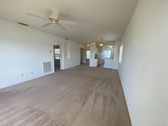 Building Photo - 2140 Heron Lake Dr