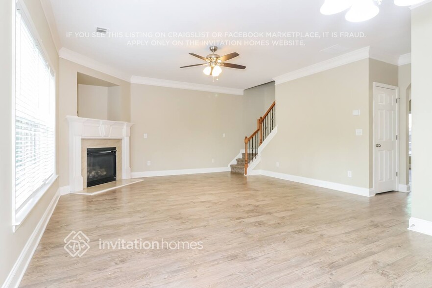 Building Photo - 808 Scenic Park Ct