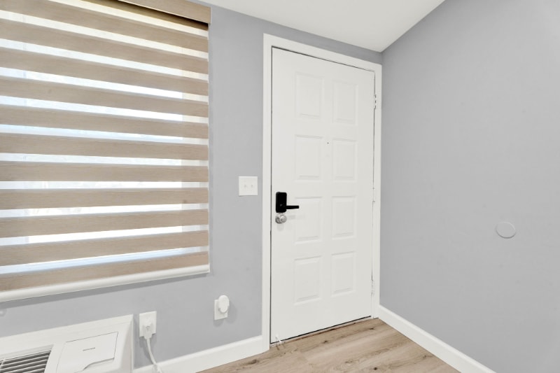 Building Photo - 6 Roanoke Ln