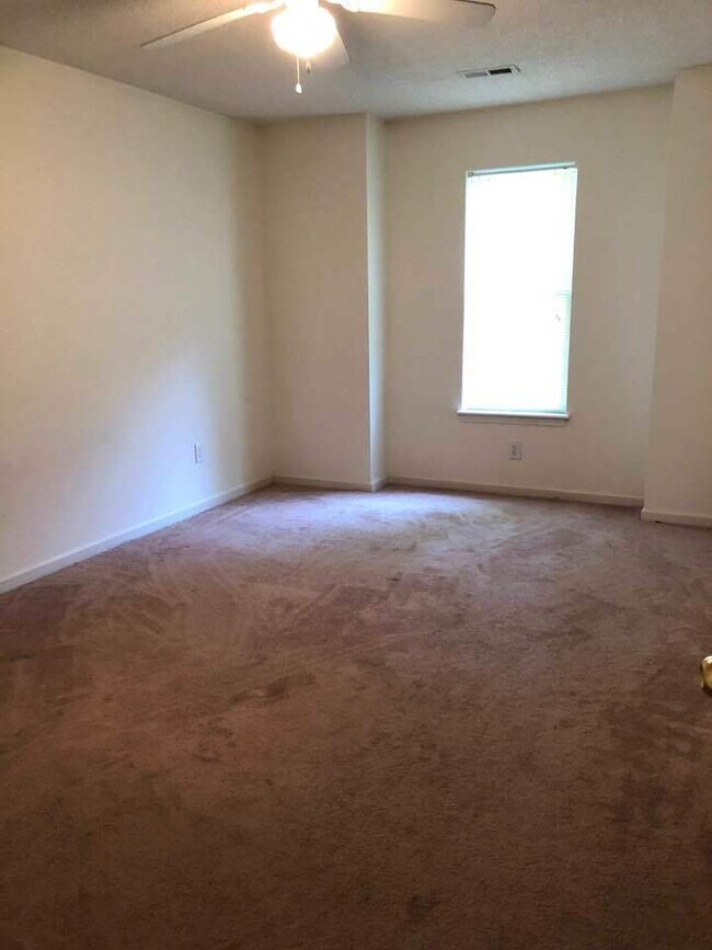 Building Photo - Adorable 3 Bedroom House in Clemson!